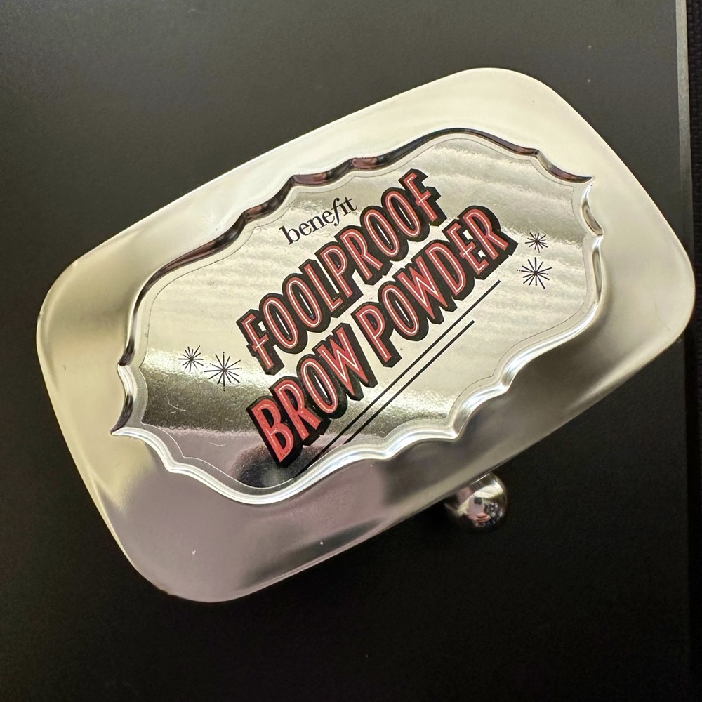 Benefit Foolproof Brow Powder 3
